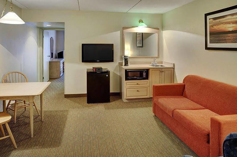 Thompson'S Best Value Inn & Suites Exterior photo